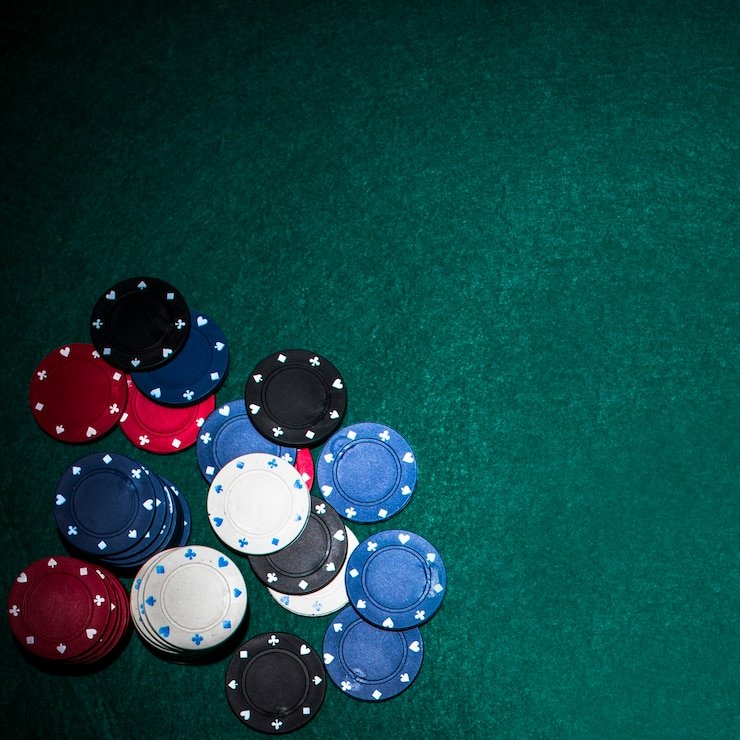 Meja Sakong dengan dealer langsung dan kartu yang ditampilkan di studio hscbet
